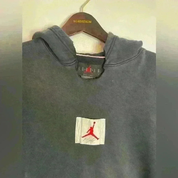 Jordan Women's Black and Red Hoodie - Picture 2 of 8